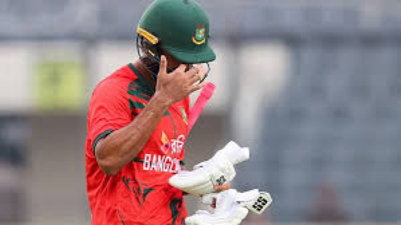 ব্যাটিং ধসে ১০২ রানে অলআউট বাংলাদেশ