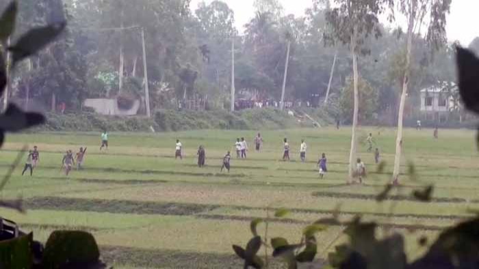 ১৪৪ ধারা উপেক্ষা করে দুই গ্রামে দফায় দফায় সংঘর্ষ, অগ্নিসংযোগ-ভাংচুর