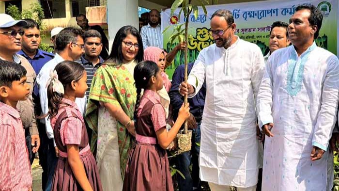 নির্বাচনী ইশতেহারের বৃক্ষরোপণ কর্মসূচির উদ্বোধন