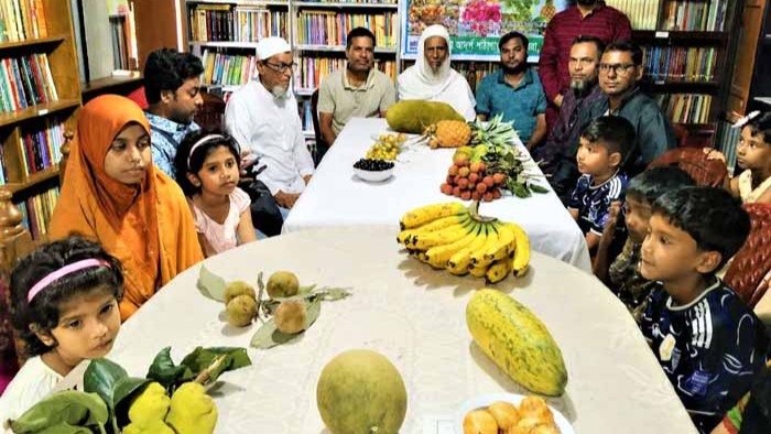 শিশুদের ফল চেনা ও পুষ্টির খোঁজে ফল উৎসব