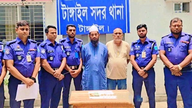 সোনা লুটের উদ্দেশ্যে হাতুড়ির আঘাতে গৃহবধূকে খুনের পর সিসি ক্যামেরা ভাঙা হয়