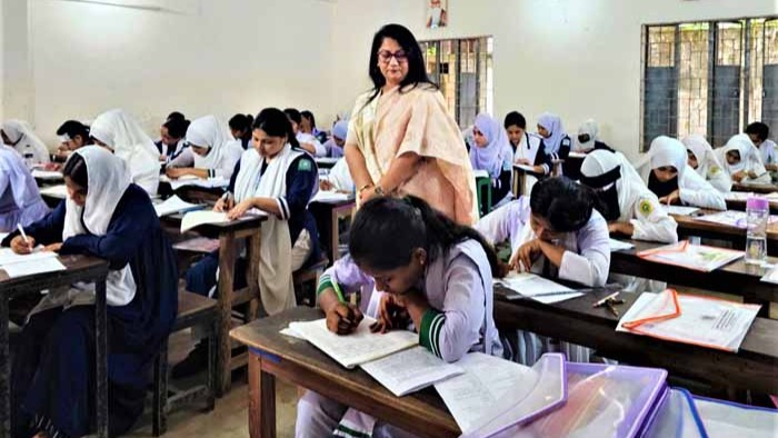টাঙ্গাইলে এইচএসসি ও সমমানের পরীক্ষায় বসছে সাড়ে ৩২ হাজার শিক্ষার্থী