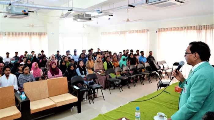 ভাসানী বিশ্ববিদ্যালয়ে চার দিনব্যাপী নবীন শিক্ষার্থীদের ‘গ্রুমিং’ সম্পন্ন