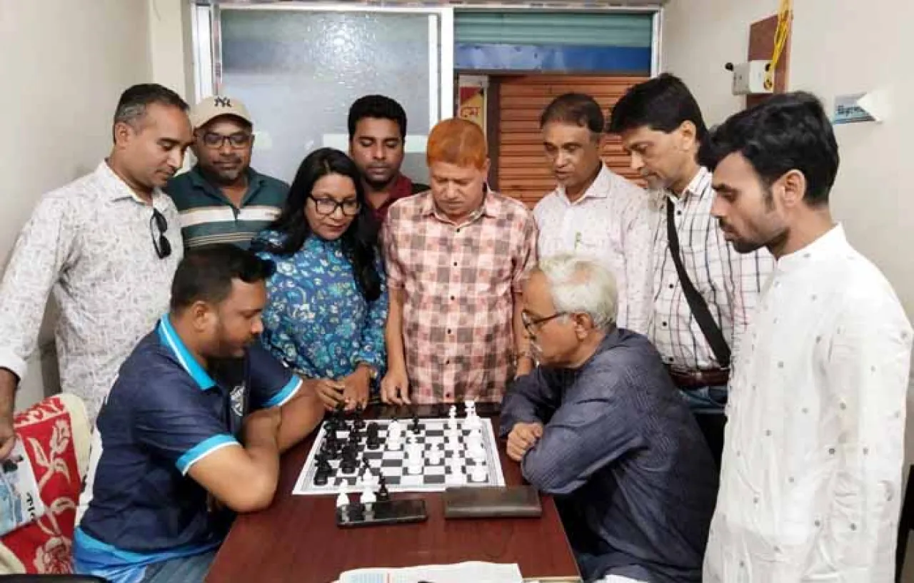 প্রিণ্ট মিডিয়া অ্যাসোসিয়েশনের ইনডোর খেলার উদ্বোধন