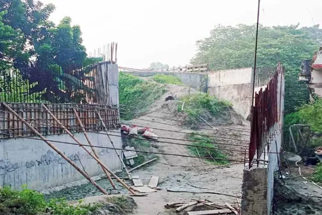 মির্জাপুরের কামারপাড়া ব্রিজ এক অন্তহীন দুর্ভোগের নাম