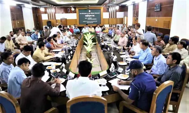 টাঙ্গাইলে দুর্গাপূজা উদযাপনে জেলা প্রশাসনের মতবিনিময় সভা