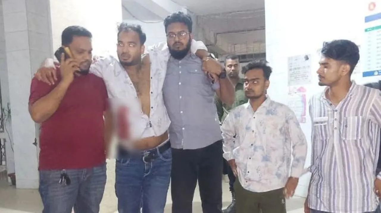 মোটরসাইকেলে এসে এলোপাতাড়ি গুলি