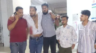মোটরসাইকেলে এসে এলোপাতাড়ি গুলি