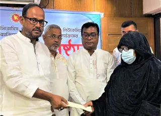 অসহায়দের চিকিৎসা ও কল্যাণে সরকার প্রতিশ্রুতিবদ্ধ : মৎস্য ও প্রাণিসম্পদ প্রতিমন্ত্রী