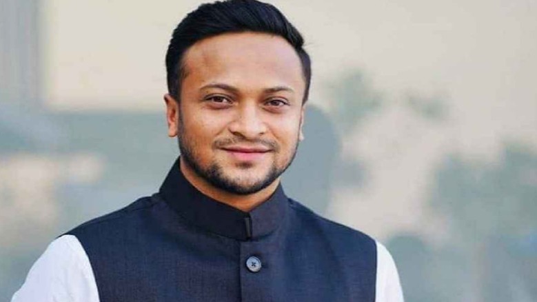 রাজনীতিতে সক্রিয় হতে সময়ের অপেক্ষায় আছেন সাকিব